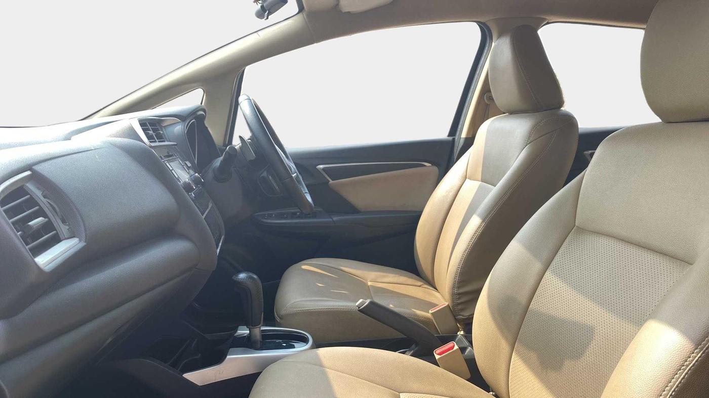2017 Honda Jazz 1.2L I-VTEC V AT, CNG, Automatic, 40,612 km, Right Side Front Door Cabin
