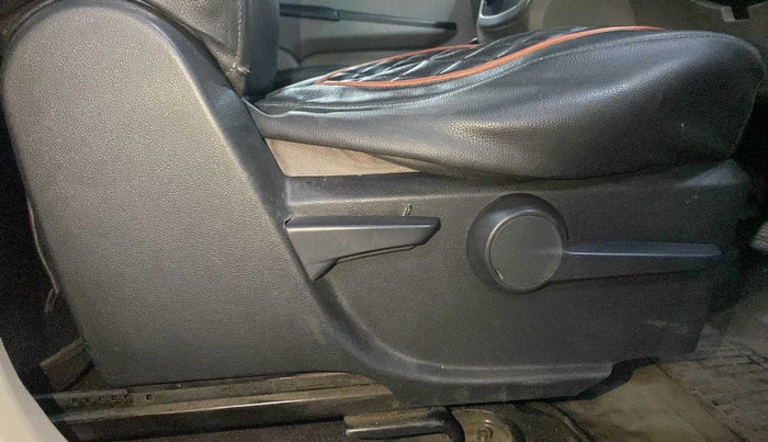 2016 Mahindra Kuv100 K6 D 5 STR, Diesel, Manual, 56,110 km, Driver Side Adjustment Panel