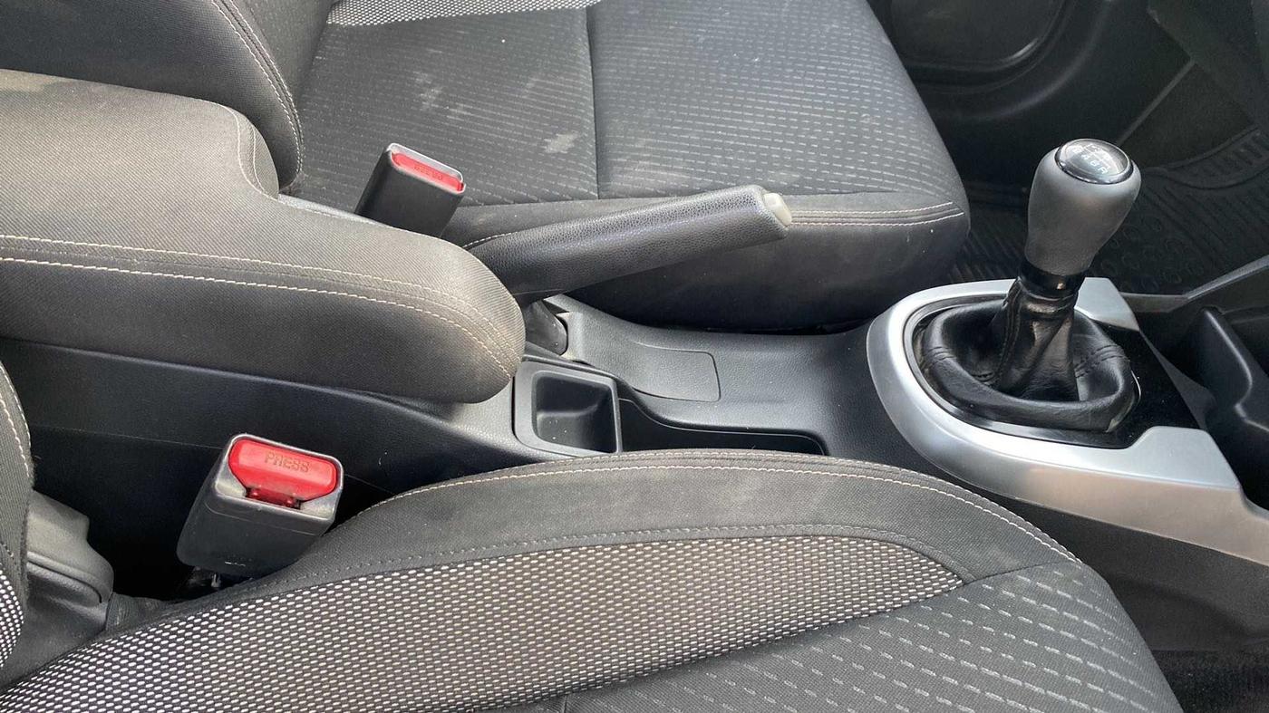 2017 Honda WR-V 1.5L I-DTEC VX MT, Diesel, Manual, 90,272 km, Gear Lever
