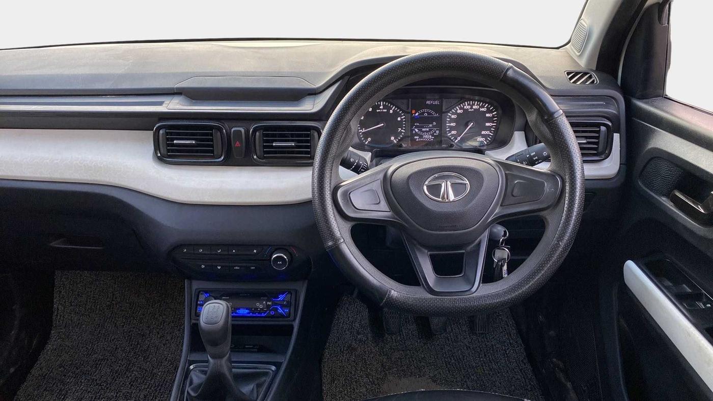 2022 Tata PUNCH PURE MT, Petrol, Manual, 14,927 km, Steering Wheel Close Up