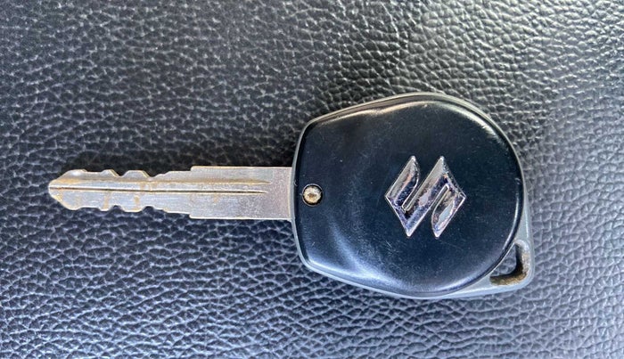 2016 Maruti Swift VXI, Petrol, Manual, 58,936 km, Key Close Up