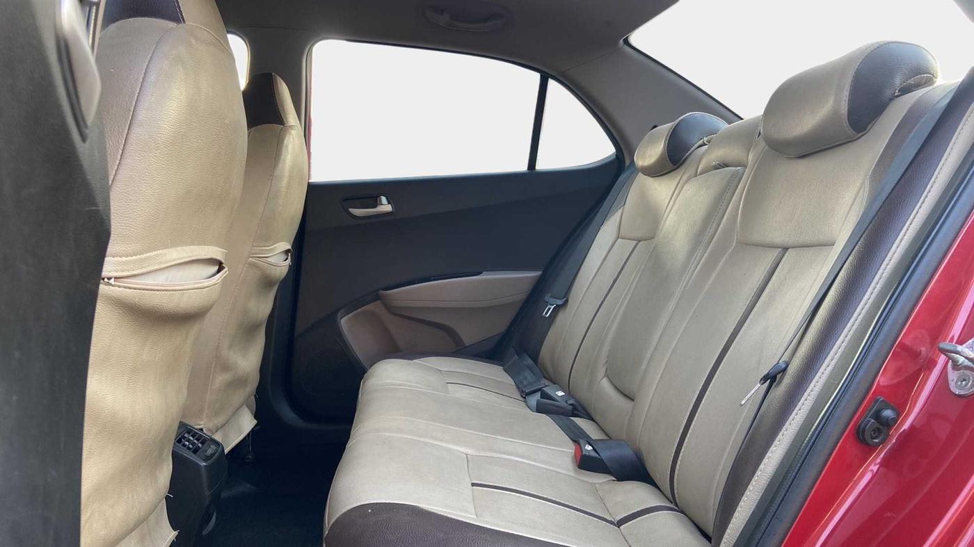 2015 Hyundai Xcent S (O) 1.2, Petrol, Manual, 73,759 km, Right Side Rear Door Cabin