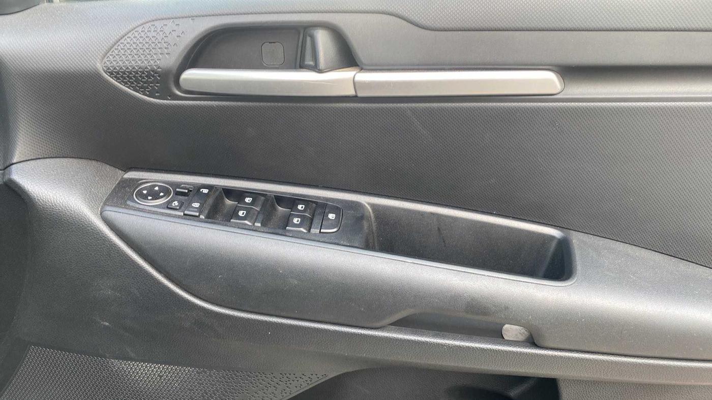2022 KIA SONET HTK PLUS 1.2, Petrol, Manual, 18,224 km, Driver Side Door Panels Control