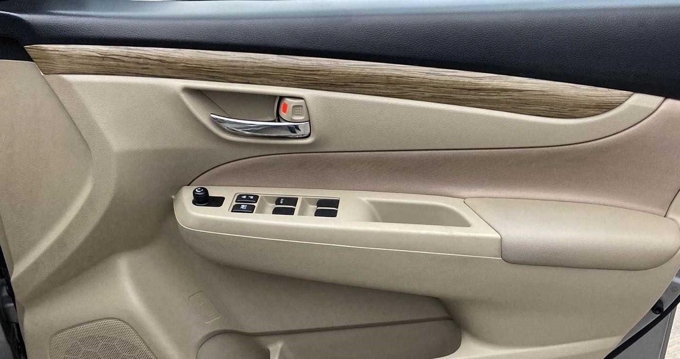 2018 Maruti Ciaz SIGMA 1.5 SHVS MT  PETROL, Petrol, Manual, 22,547 km, Driver Side Door Panels Control