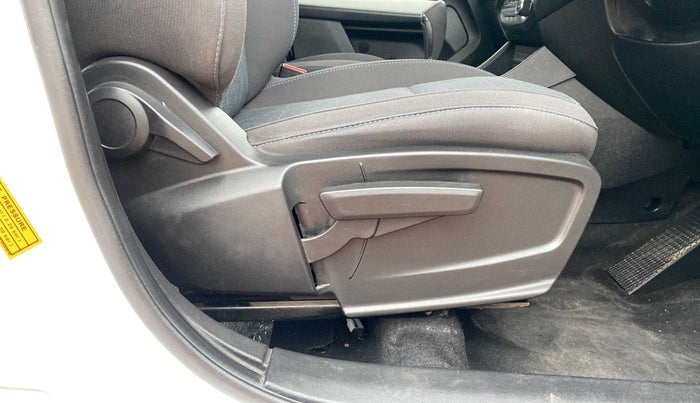 2022 Tata PUNCH CREATIVE  AMT, Petrol, Automatic, 26,225 km, Driver Side Adjustment Panel