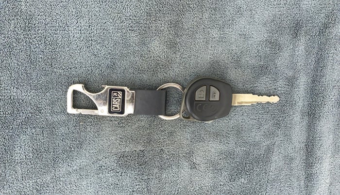 2017 Maruti Dzire VXI, Petrol, Manual, 86,069 km, Key Close Up