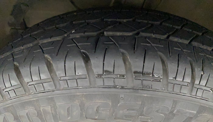 2017 Maruti Dzire VXI, Petrol, Manual, 86,069 km, Left Front Tyre Tread