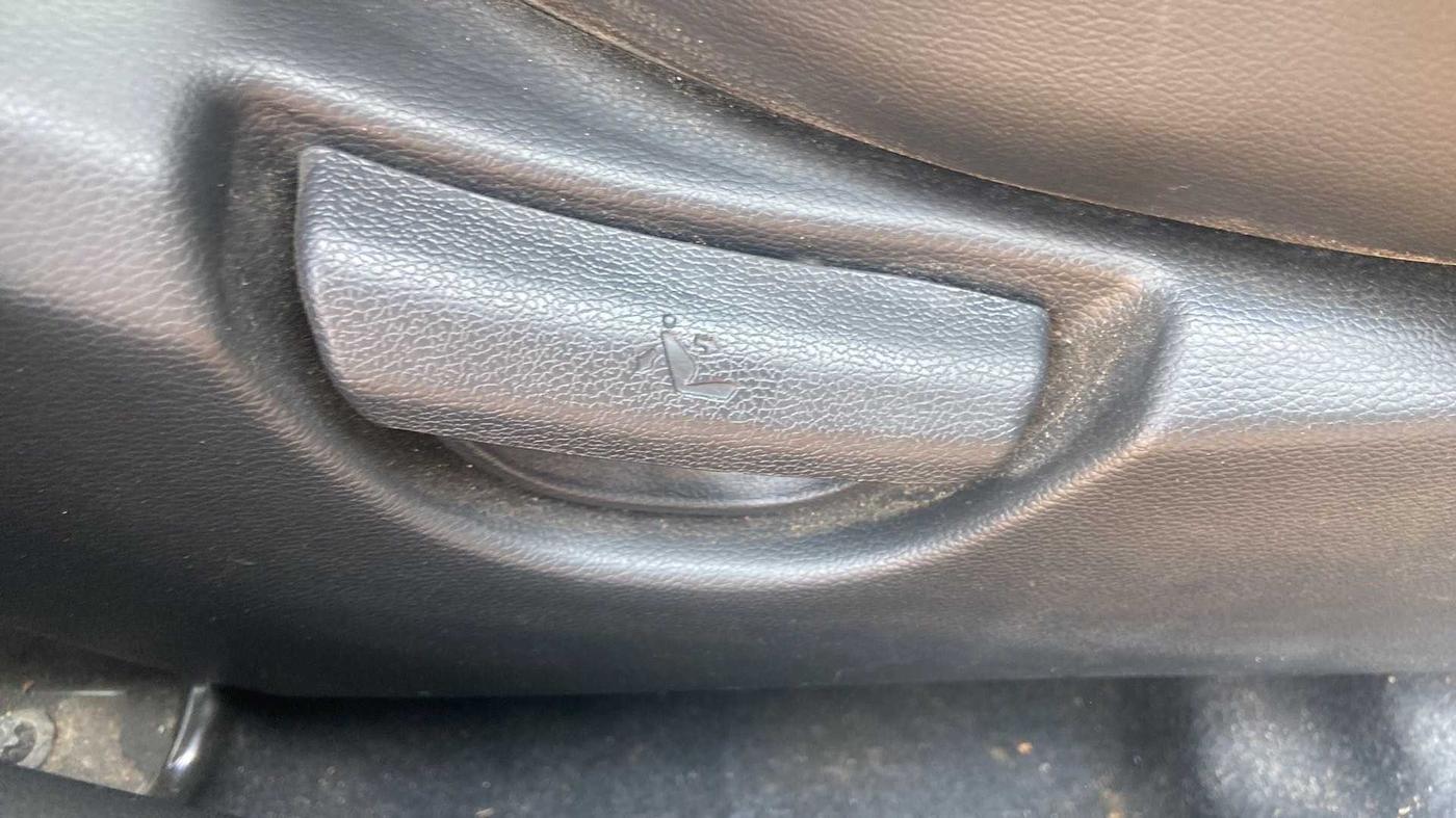2019 Hyundai Grand i10 MAGNA 1.2 KAPPA VTVT, Petrol, Manual, 16,242 km, Driver Side Adjustment Panel