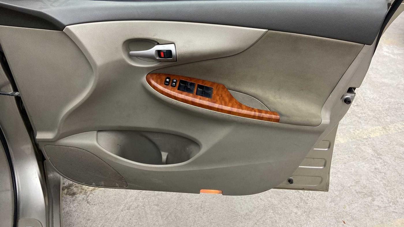 2011 Toyota Corolla Altis G PETROL, Petrol, Manual, 80,901 km, Driver Side Door Panels Control