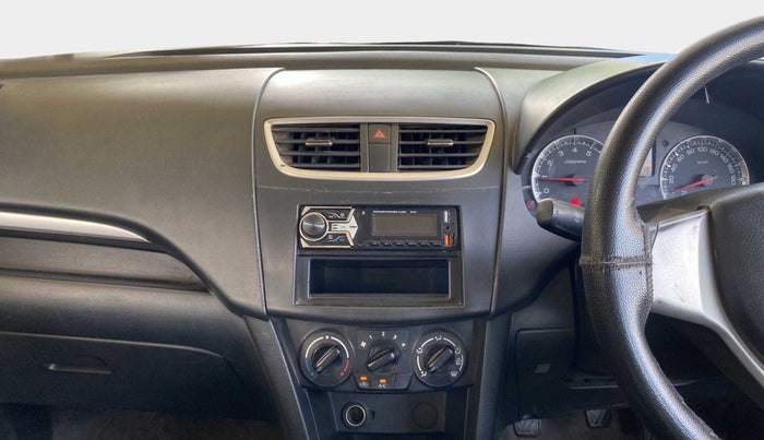2014 Maruti Swift VXI, Petrol, Manual, 39,111 km, Air Conditioner