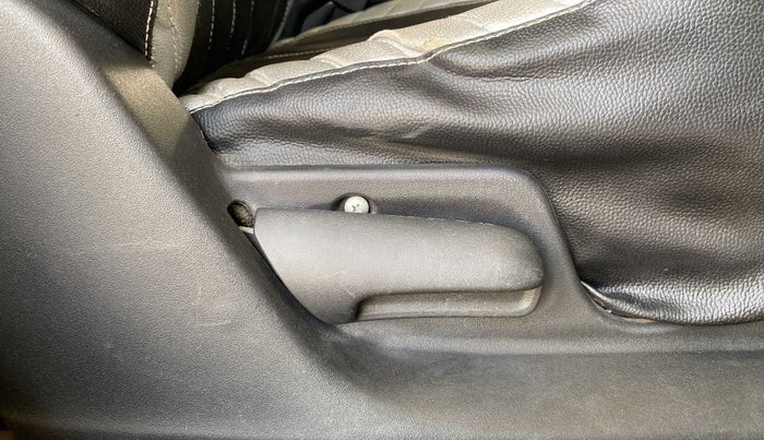 2014 Maruti Swift VXI, Petrol, Manual, 39,111 km, Driver Side Adjustment Panel
