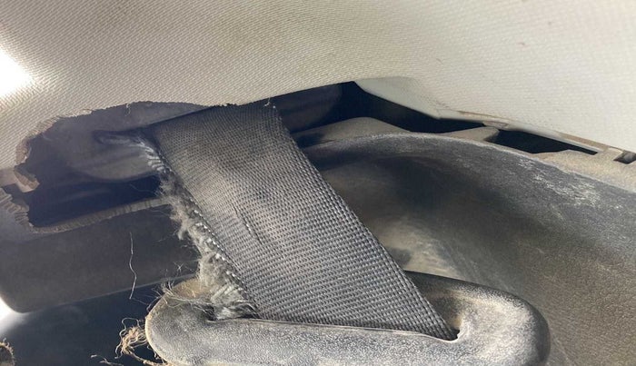 2014 Maruti Swift VXI, Petrol, Manual, 39,111 km, Second-row left seat - Retractor not working