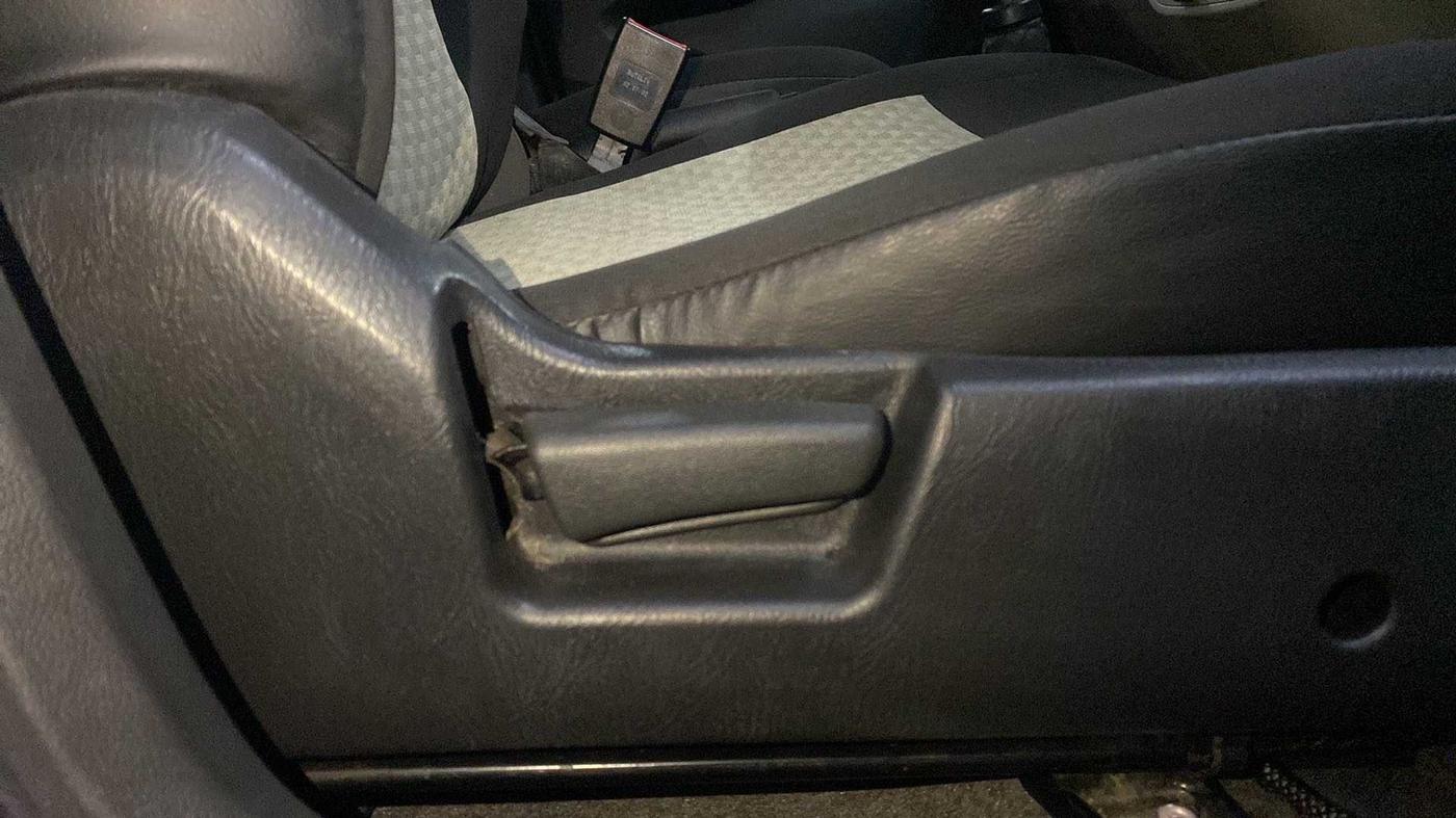 2022 Maruti Alto VXI, Petrol, Manual, 7,276 km, Driver Side Adjustment Panel