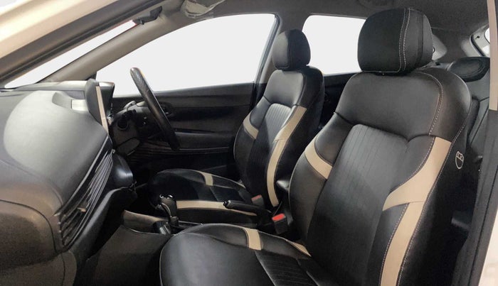 2022 Hyundai NEW I20 SPORTZ 1.2 AT, Petrol, Automatic, 9,813 km, Right Side Front Door Cabin