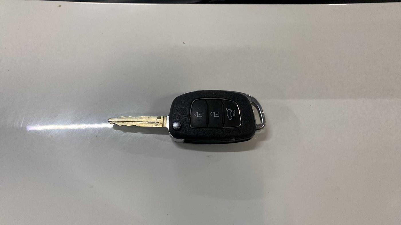 2022 Hyundai NEW I20 SPORTZ 1.2 AT, Petrol, Automatic, 9,813 km, Key Close Up