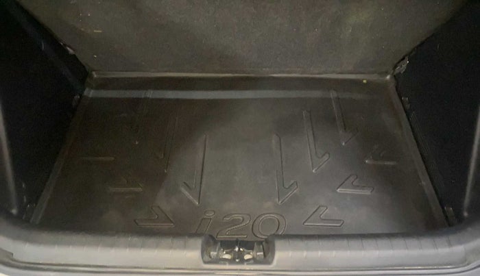 2022 Hyundai NEW I20 SPORTZ 1.2 AT, Petrol, Automatic, 9,813 km, Boot Inside