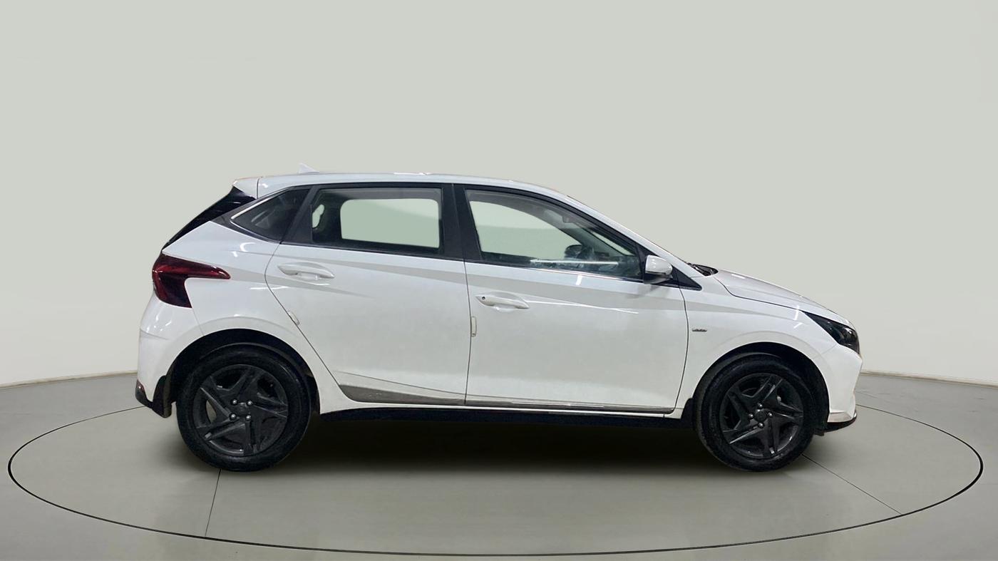2022 Hyundai NEW I20 SPORTZ 1.2 AT, Petrol, Automatic, 9,813 km, Right Side View