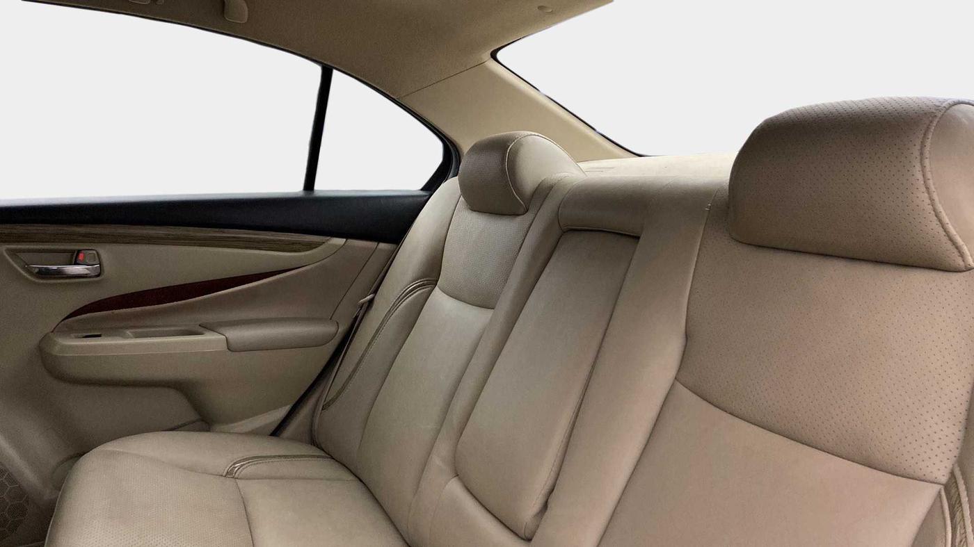 2018 Maruti Ciaz SIGMA 1.5 SHVS MT  PETROL, Petrol, Manual, 43,467 km, Right Side Rear Door Cabin