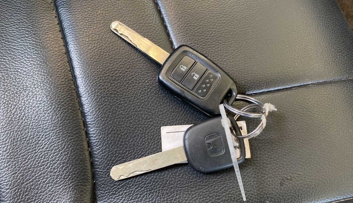 2018 Honda WR-V 1.2L I-VTEC VX MT, Petrol, Manual, 42,018 km, Key Close Up