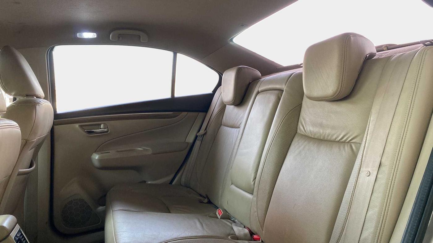 2018 Maruti Ciaz ALPHA 1.5 SHVS PETROL, Petrol, Manual, 38,065 km, Right Side Rear Door Cabin