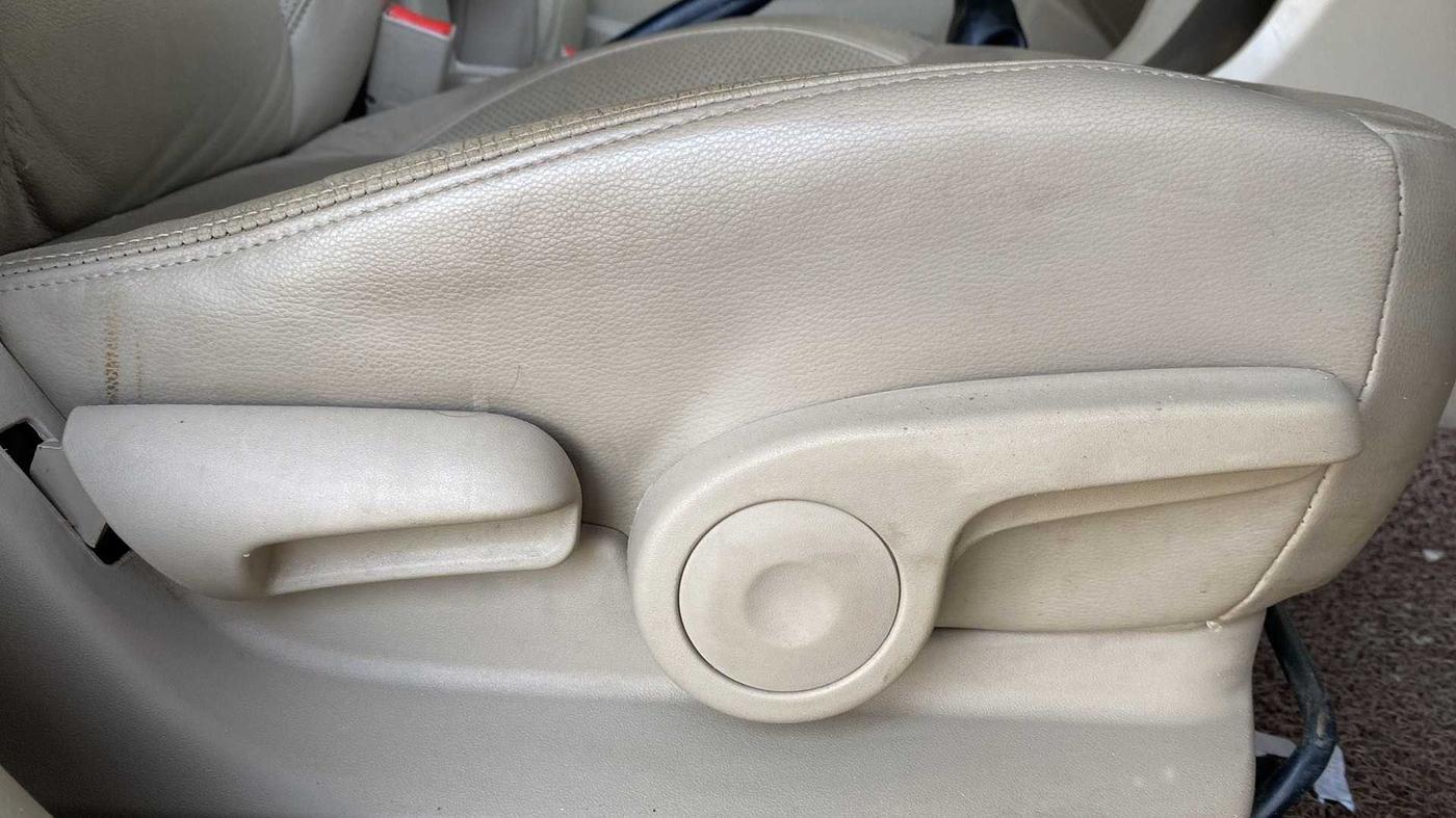 2018 Maruti Ciaz ALPHA 1.5 SHVS PETROL, Petrol, Manual, 38,065 km, Driver Side Adjustment Panel