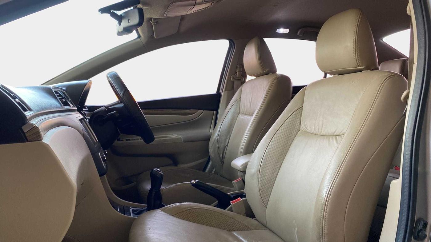 2018 Maruti Ciaz ALPHA 1.5 SHVS PETROL, Petrol, Manual, 38,065 km, Right Side Front Door Cabin