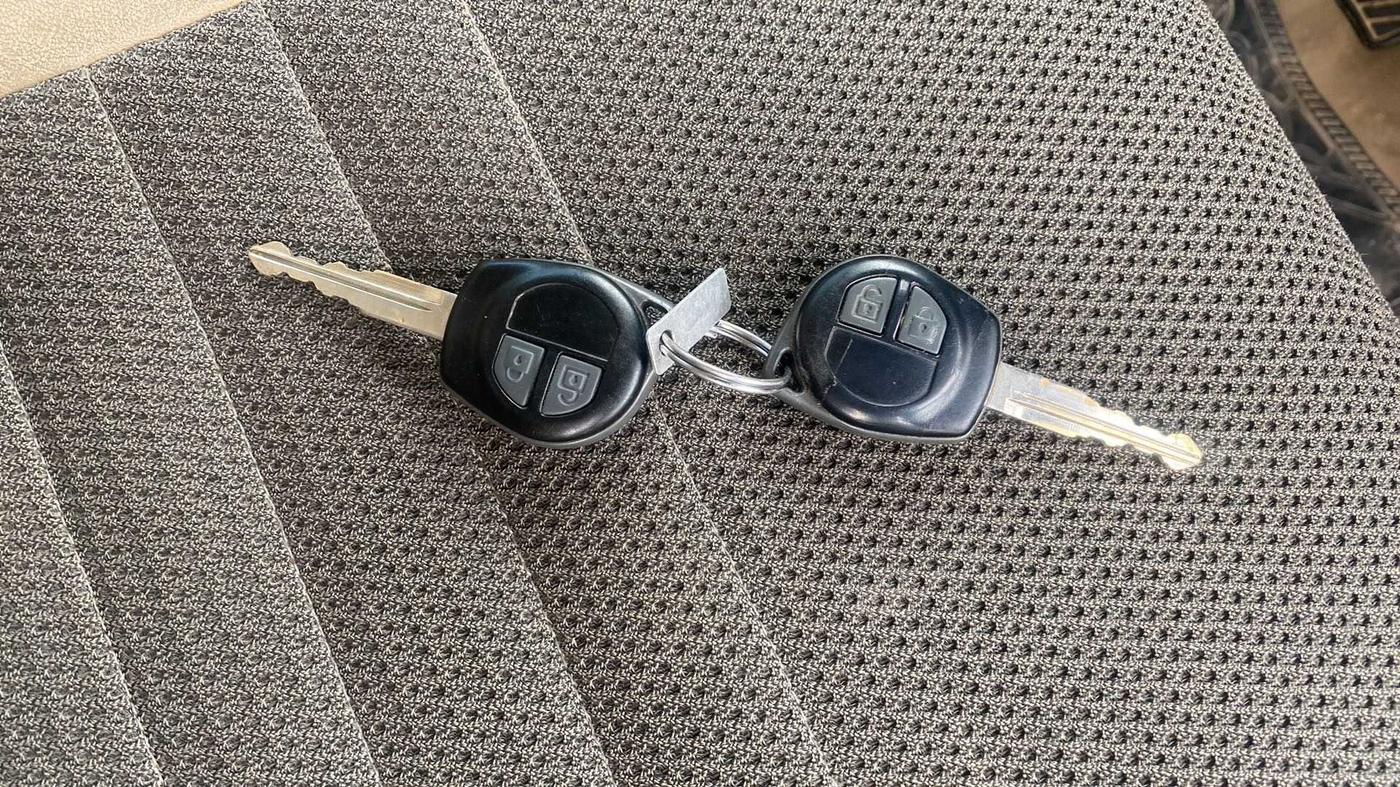 2015 Maruti Swift Dzire VDI ABS, Diesel, Manual, 86,420 km, Key Close Up