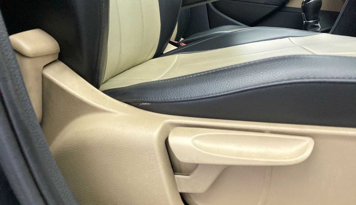 2016 Volkswagen Ameo HIGHLINE1.5L, Diesel, Manual, 82,132 km, Driver Side Adjustment Panel