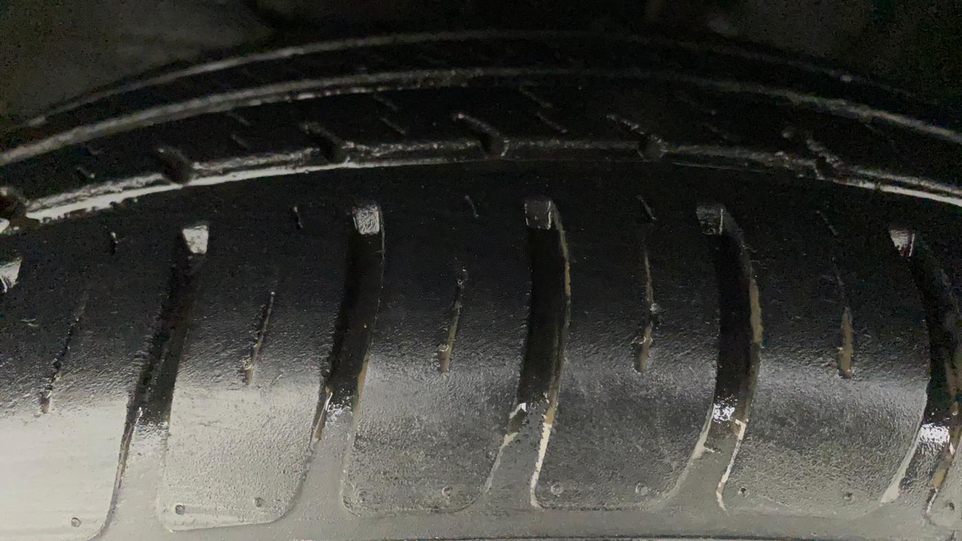2018 Maruti Dzire VXI AMT, Petrol, Automatic, 15,223 km, Left Front Tyre Tread