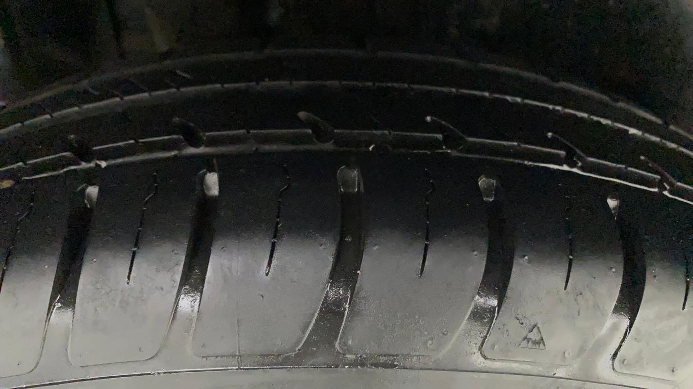 2018 Maruti Dzire VXI AMT, Petrol, Automatic, 15,223 km, Right Rear Tyre Tread