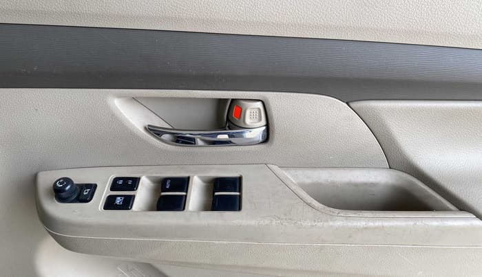 2022 Maruti Ertiga VXI CNG, CNG, Manual, 32,609 km, Driver Side Door Panels Control