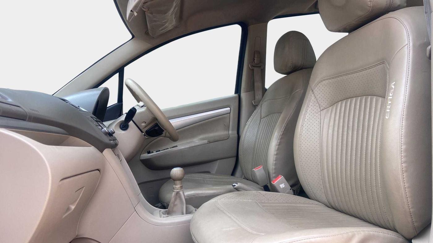 2016 Maruti Ertiga VXI, Petrol, Manual, 68,055 km, Right Side Front Door Cabin
