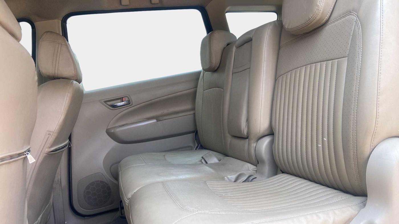 2016 Maruti Ertiga VXI, Petrol, Manual, 68,055 km, Right Side Rear Door Cabin