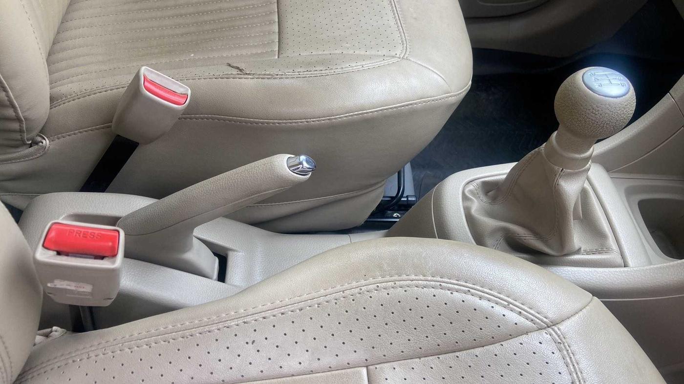 2016 Maruti Ertiga VXI, Petrol, Manual, 68,055 km, Gear Lever