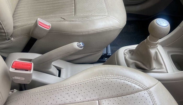 2016 Maruti Ertiga VXI, Petrol, Manual, 68,055 km, Gear Lever