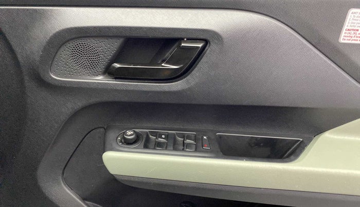 2022 Tata PUNCH ADVENTURE AMT, Petrol, Automatic, 9,932 km, Driver Side Door Panels Control