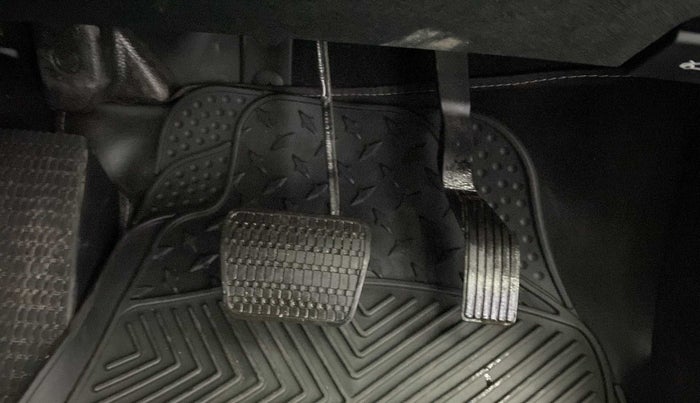 2022 Tata PUNCH ADVENTURE AMT, Petrol, Automatic, 9,932 km, Pedals