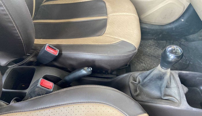 2014 Hyundai Eon D-LITE+, CNG, Manual, 62,548 km, Gear Lever