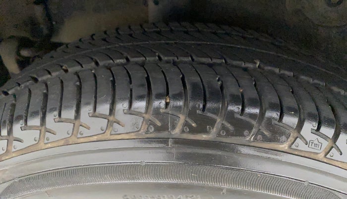 2015 Maruti Celerio ZXI AMT, Petrol, Automatic, 72,001 km, Right Rear Tyre Tread