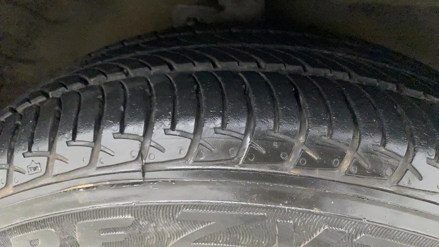 2015 Maruti Celerio ZXI AMT, Petrol, Automatic, 72,001 km, Right Front Tyre Tread