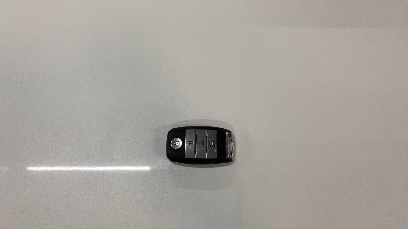 2022 KIA SONET HTX 1.5, Diesel, Manual, 31,605 km, Key Close Up