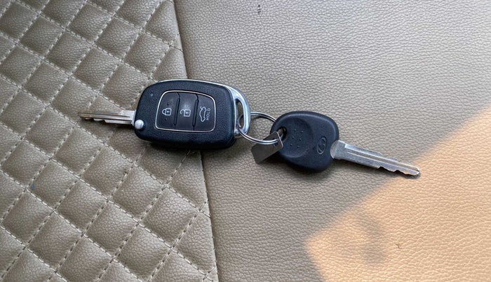2020 Hyundai GRAND I10 NIOS SPORTZ AMT 1.2 KAPPA VTVT, Petrol, Automatic, 17,610 km, Key Close Up