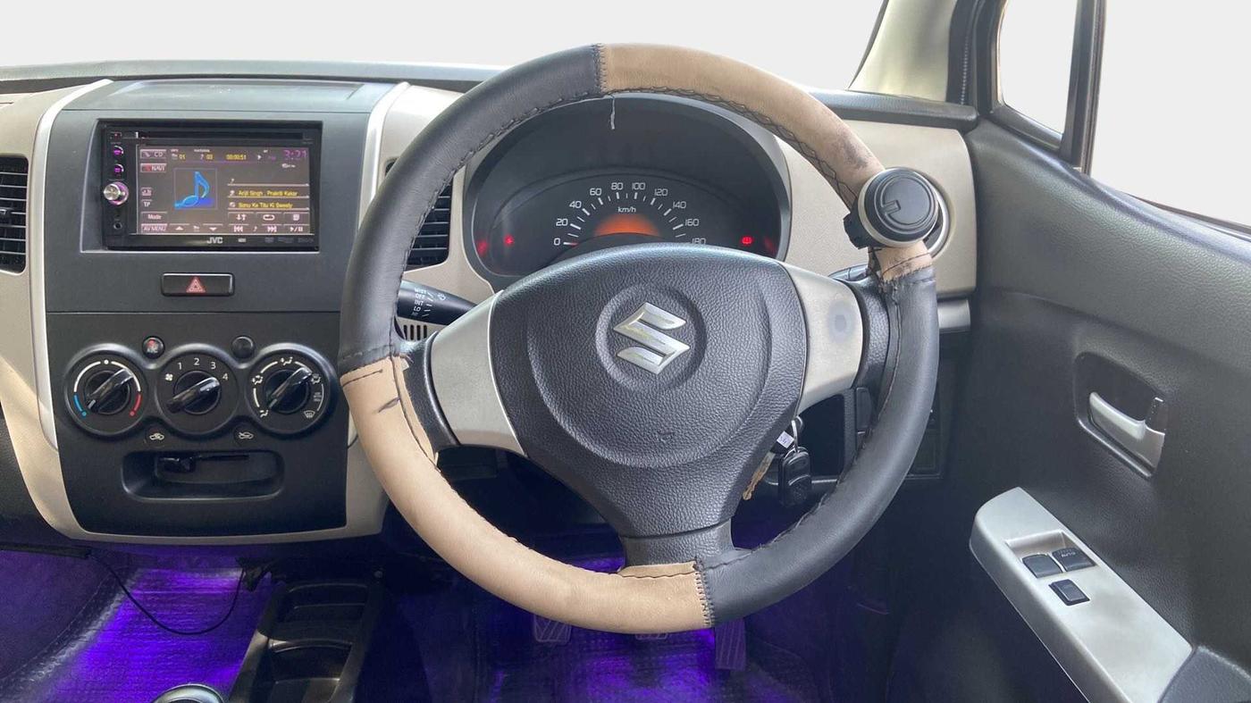 2015 Maruti Wagon R 1.0 LXI, Petrol, Manual, 60,832 km, Steering Wheel Close Up