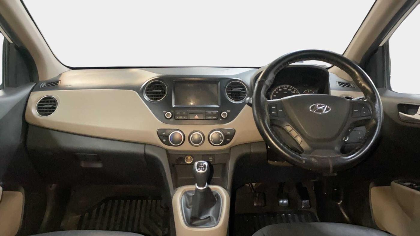 2017 Hyundai Grand i10 SPORTZ (O) 1.2 KAPPA VTVT, Petrol, Manual, 19,885 km, Dashboard
