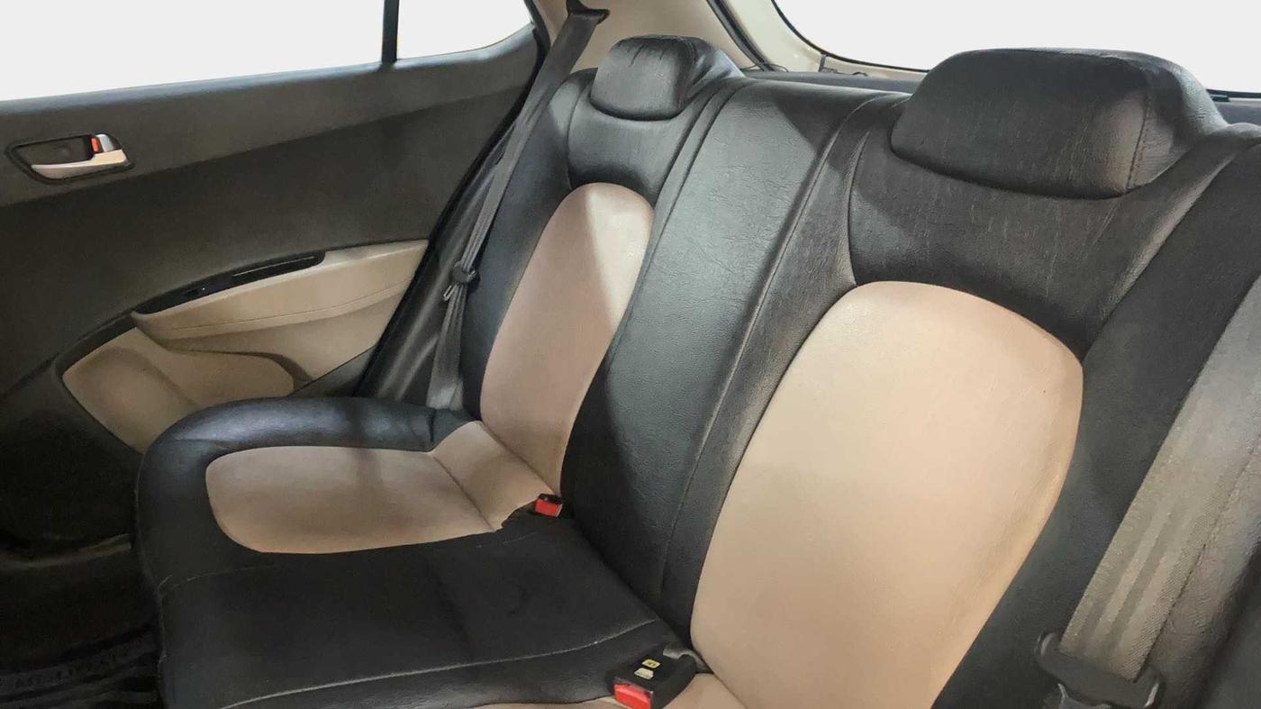 2017 Hyundai Grand i10 SPORTZ (O) 1.2 KAPPA VTVT, Petrol, Manual, 19,885 km, Right Side Rear Door Cabin