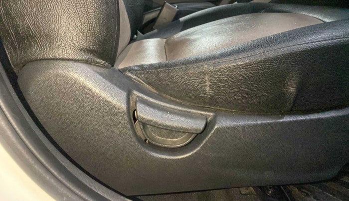 2017 Hyundai Grand i10 SPORTZ (O) 1.2 KAPPA VTVT, Petrol, Manual, 19,885 km, Driver Side Adjustment Panel