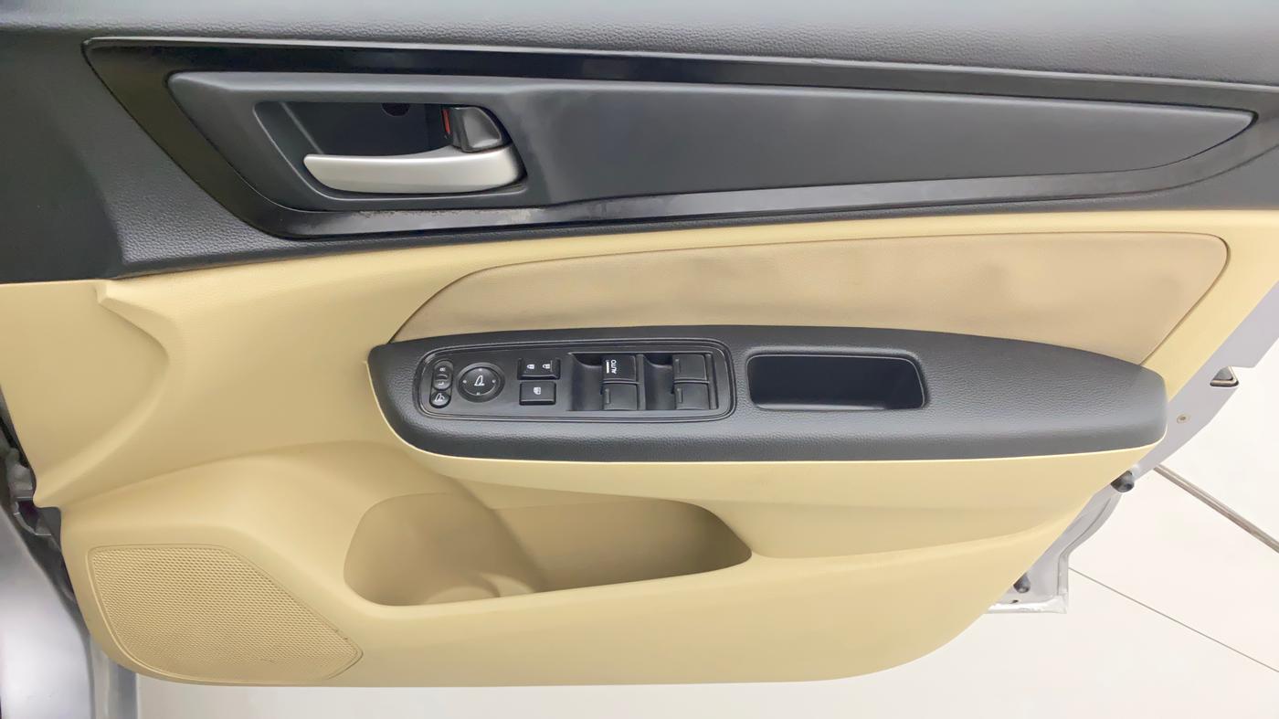 2019 Honda Amaze 1.2L I-VTEC V, Petrol, Manual, 49,506 km, Driver Side Door Panels Control