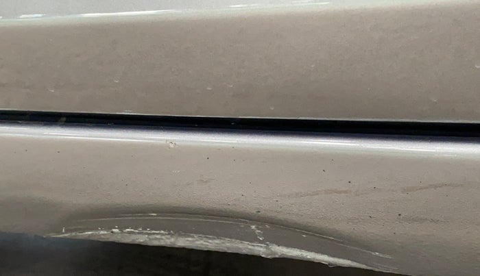 2016 Maruti Ciaz VXI, Petrol, Manual, 80,551 km, Left running board - Slightly dented