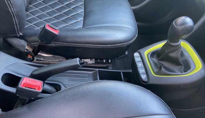 2019 Hyundai NEW SANTRO SPORTZ MT, Petrol, Manual, 30,023 km, Gear Lever