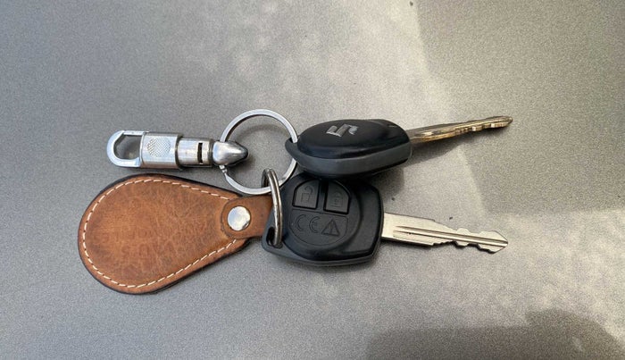 2018 Maruti Swift VXI, Petrol, Manual, 30,305 km, Key Close Up